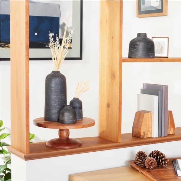 Hearth & Hand Magnolia 4" Dark Gray
Distressed Ceramic Distressed Vase - Picture 4 of 7